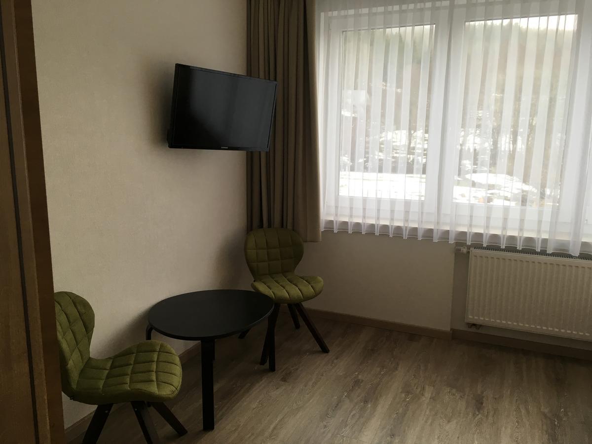 Hotel-Pension Zum Paradies Willingen  Εξωτερικό φωτογραφία