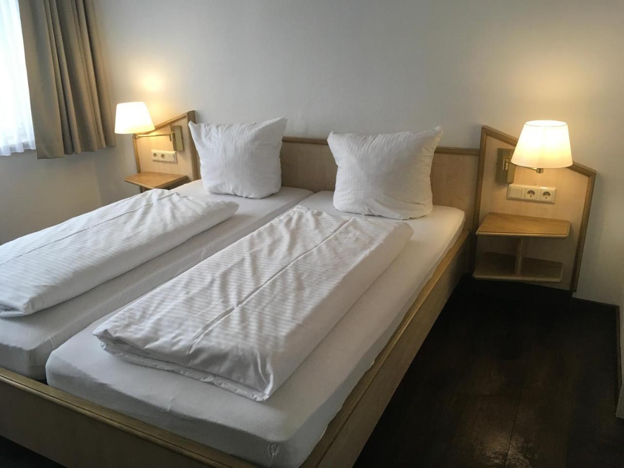 Hotel-Pension Zum Paradies Willingen  Εξωτερικό φωτογραφία